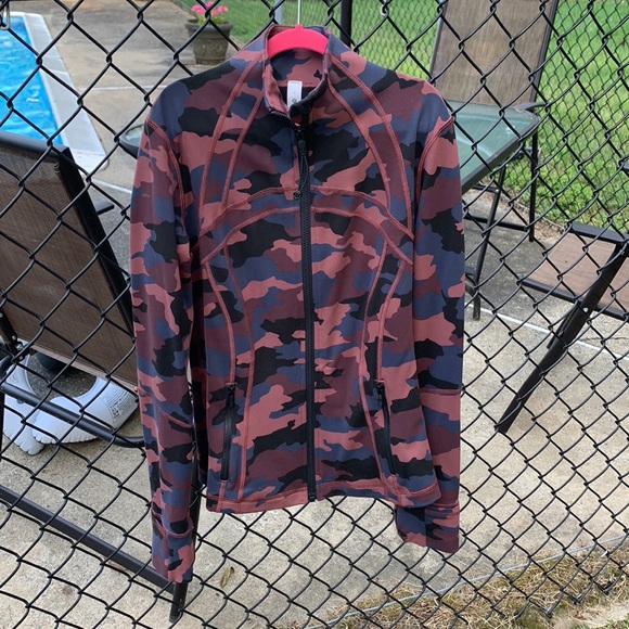 ✌🏻Lululemon Define Fitted Jacket✌🏻 - Picture 2 of 7